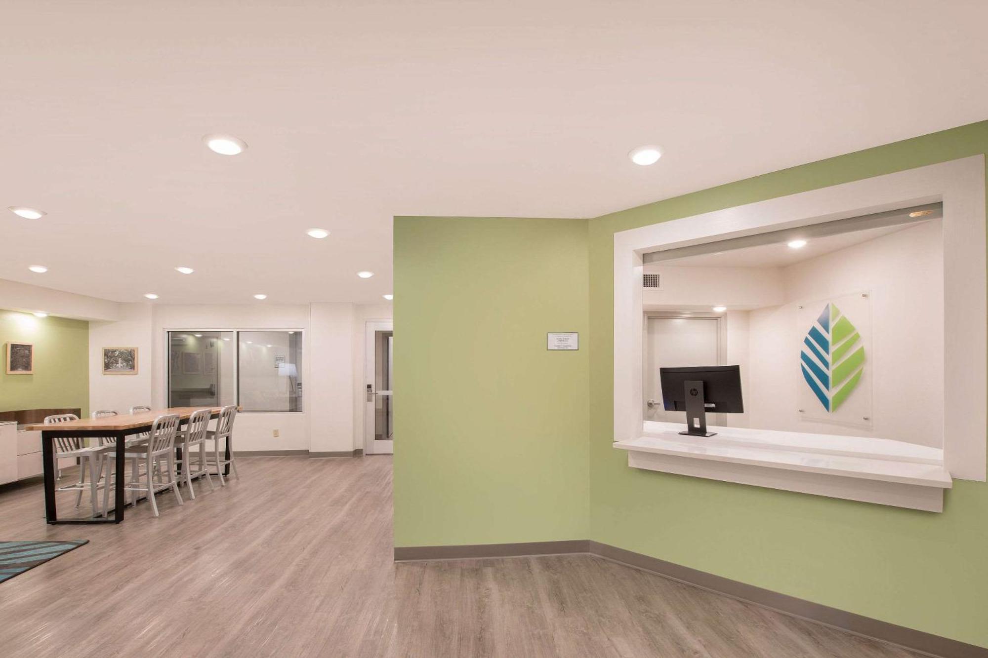 Woodspring Suites Savannah プーラー エクステリア 写真