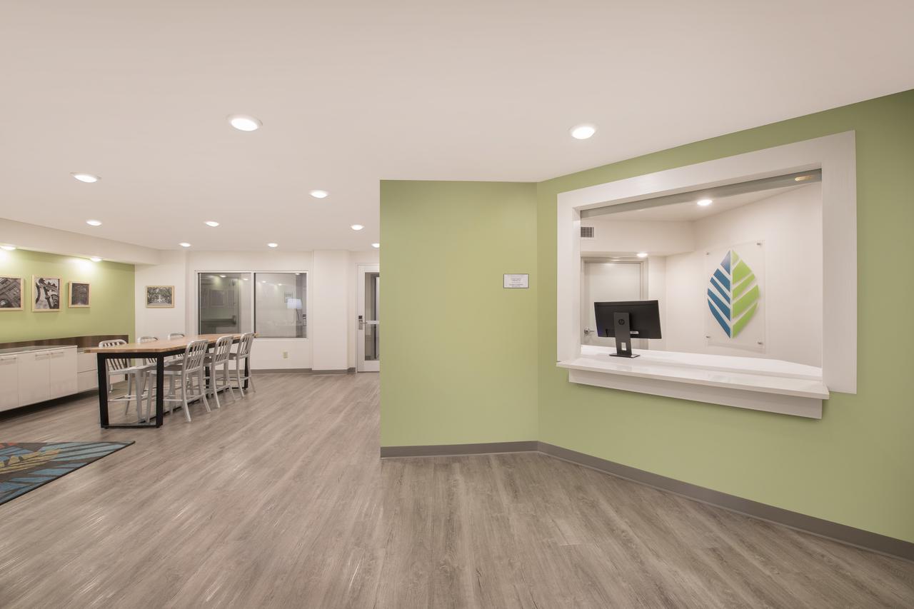 Woodspring Suites Savannah プーラー エクステリア 写真